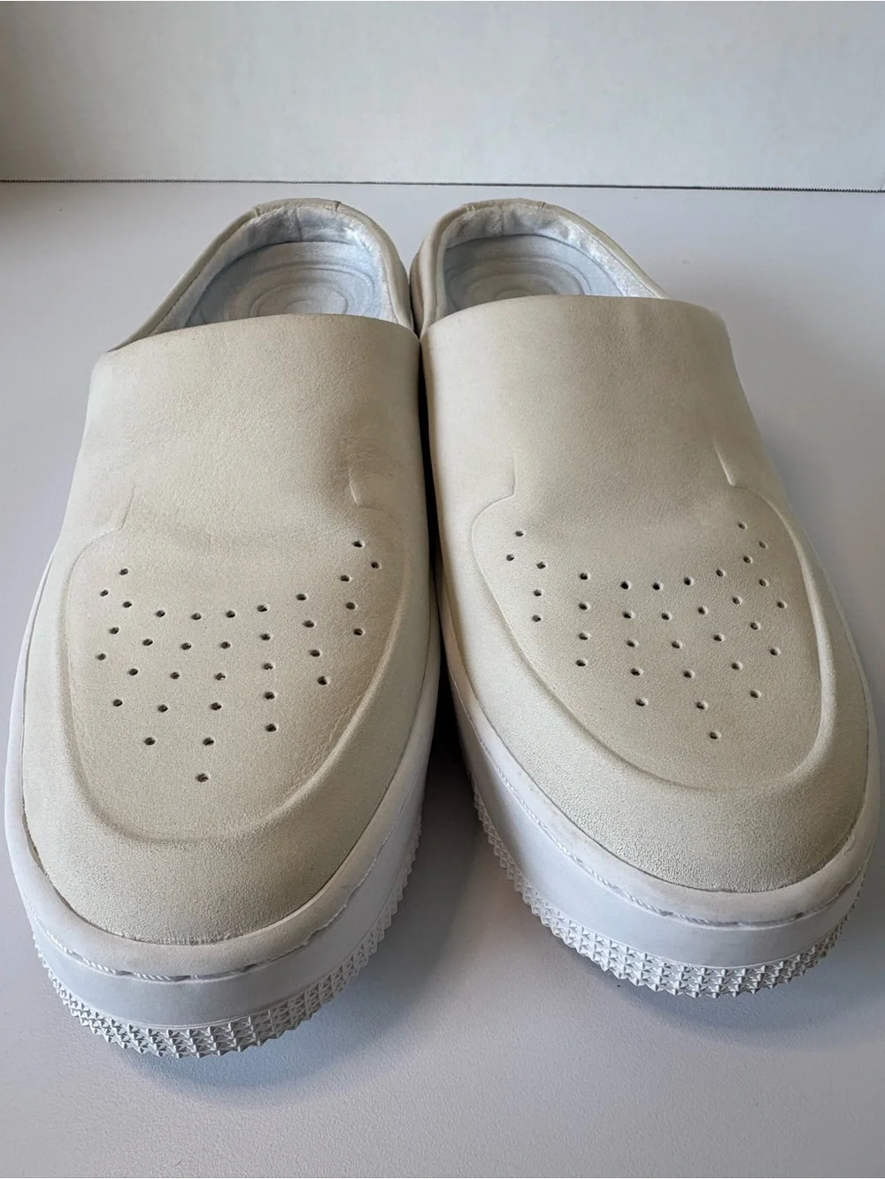 Nike minimal slip